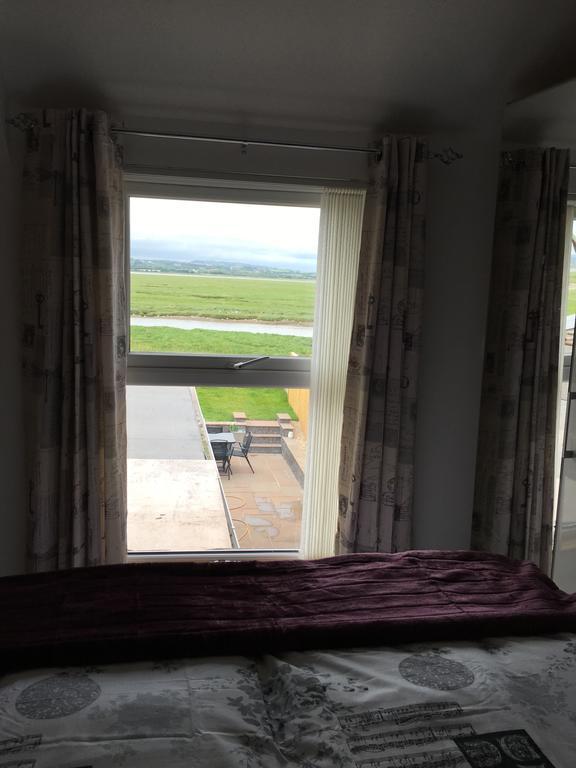Villa Waters Edge Penclawdd Exterior foto